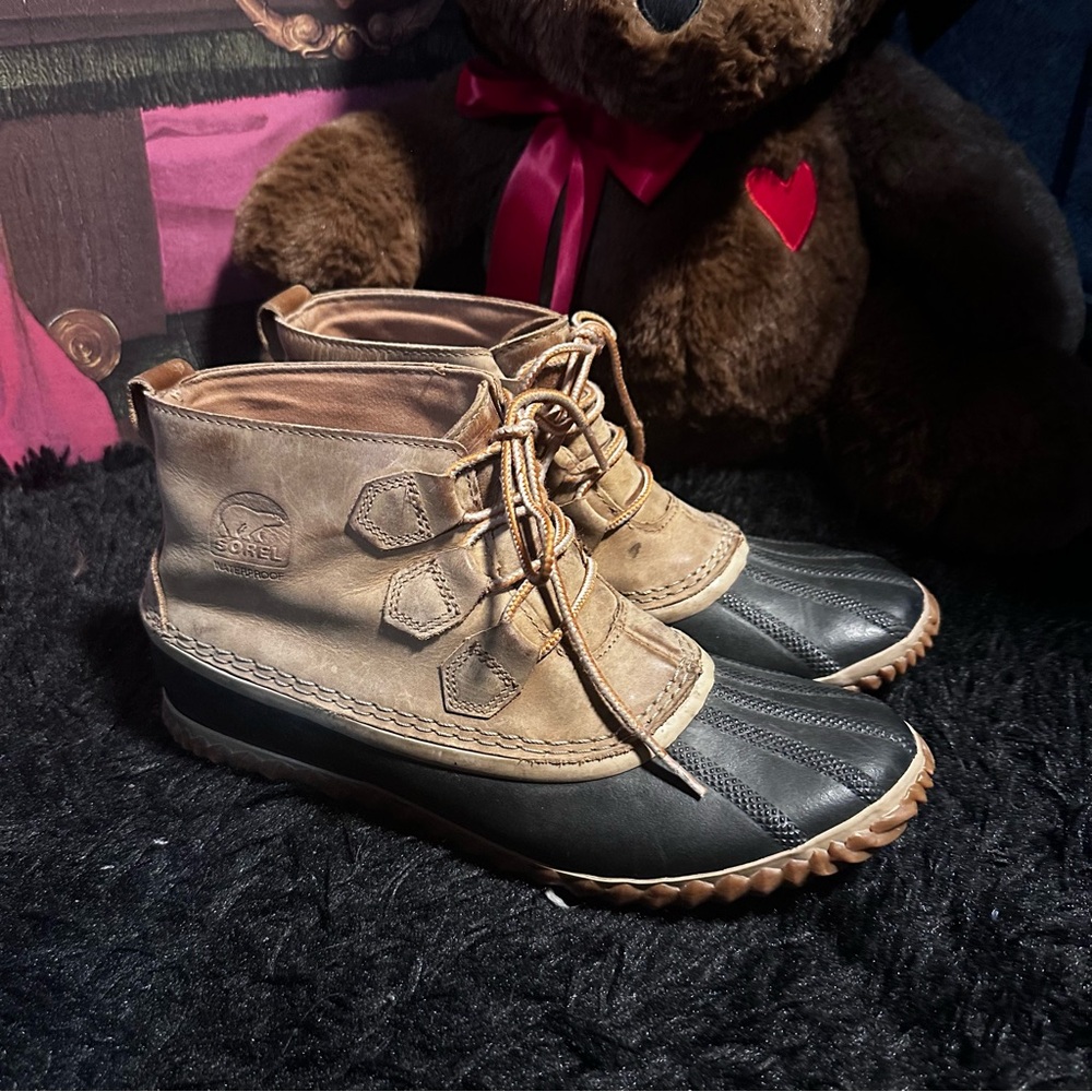 Sorel Women's Black and Brown Winter Boots